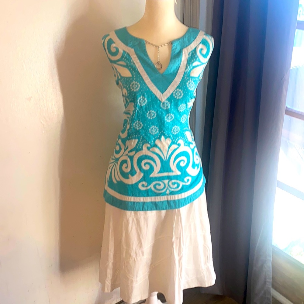 Cute Sleeveless Tunic *note just the top the skirt is sold separately*